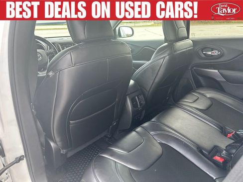 Used 2019 Jeep Cherokee Latitude Plus w/ Cold Weather Group AWD/4WD image 20