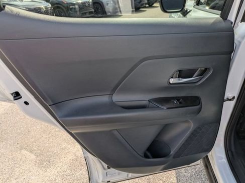 Used 2026 Nissan Kicks SR FWD image 24
