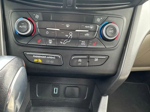 Used 2019 Ford Escape SEL AWD/4WD image 45