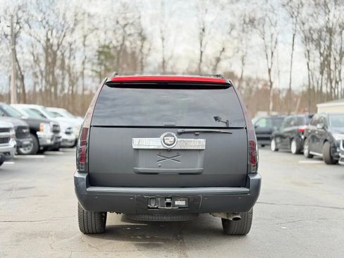 Used 2011 Cadillac Escalade AWD w/ Touring Package image 5