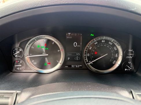 Used 2017 Lexus LX 570 4WD image 16