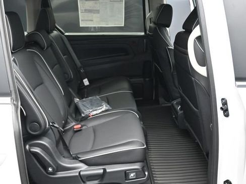 New 2026 Honda Odyssey Touring image 18