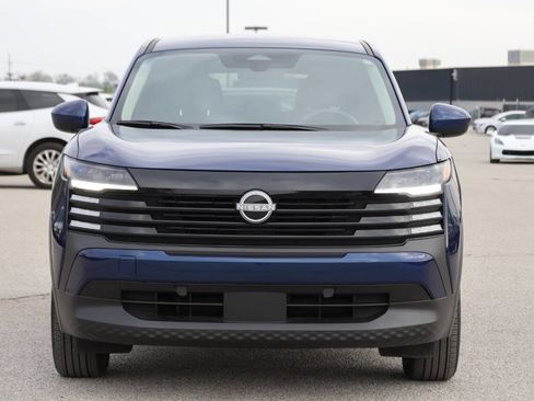 Used 2025 Nissan Kicks SV image 2