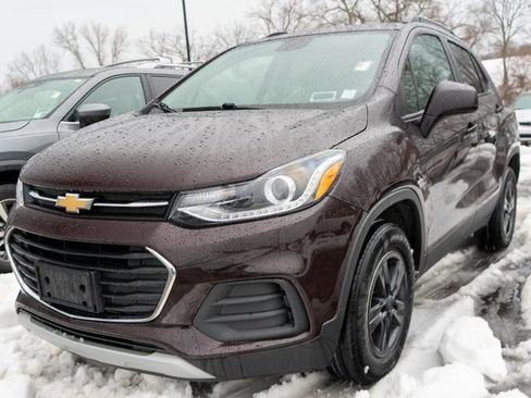 Used 2021 Chevrolet Trax LT image 1