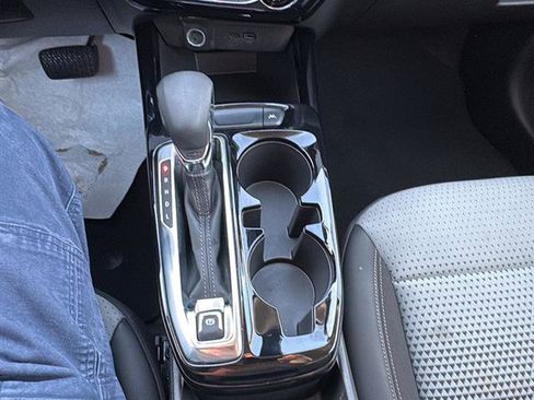 Used 2025 Chevrolet Trax LT w/ LT Convenience Package image 23