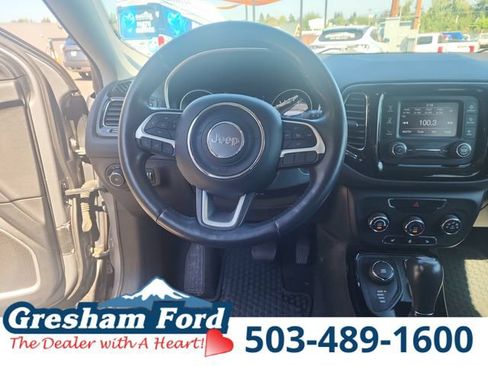 Used 2018 Jeep Compass Latitude AWD/4WD image 21