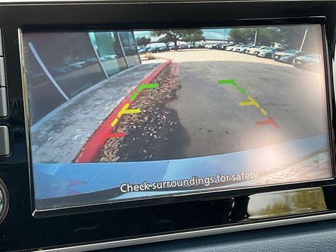 Used 2025 Nissan Versa SV image 29