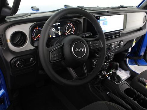 New 2026 Jeep Gladiator Sport AWD/4WD image 8