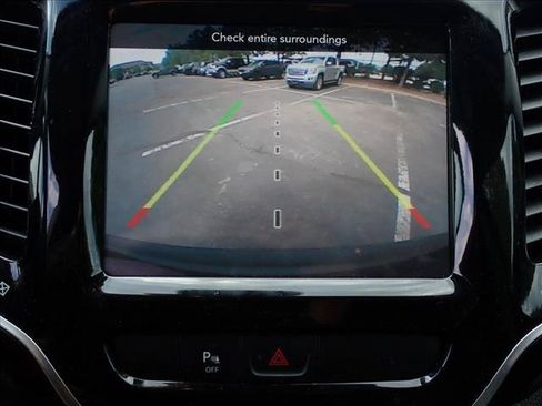 Used 2019 Jeep Cherokee Limited w/ Trailer Tow Group AWD/4WD image 17