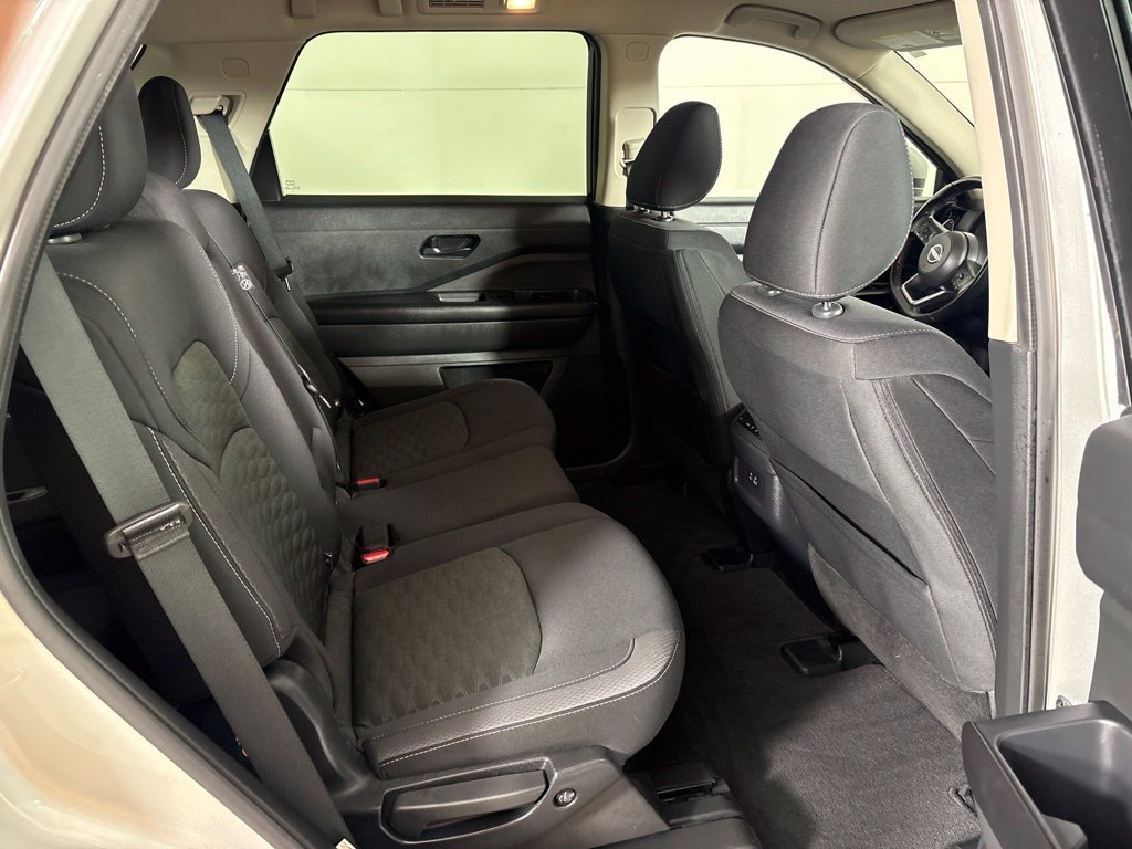 Used 2024 Nissan Pathfinder SV FWD image 20