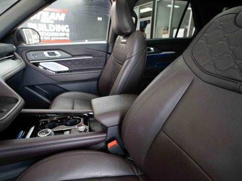 Used 2025 Ford Explorer Platinum w/ LUX Leather Package image 10