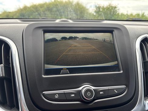 Used 2019 Chevrolet Equinox LT FWD image 17