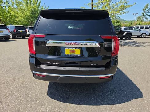 Certified 2024 GMC Yukon XL SLT w/ SLT Luxury Package AWD/4WD image 5