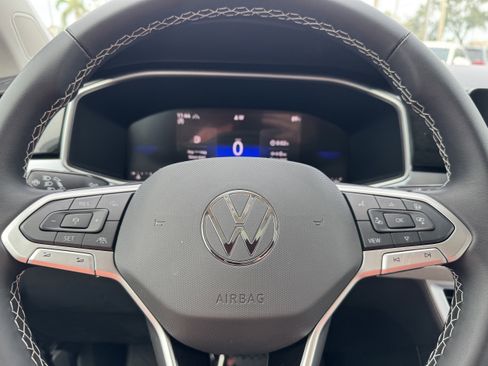 New 2025 Volkswagen Taos SE image 28