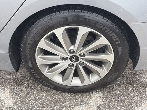 Used 2017 Hyundai Sonata Sport w/ Value Edition Package 02 FWD image 9