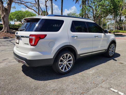 Used 2016 Ford Explorer Limited image 5