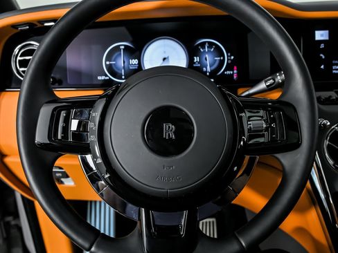 Used 2025 Rolls-Royce Cullinan image 30