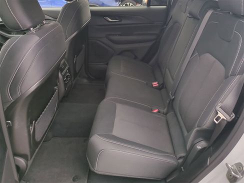 Certified 2023 Jeep Grand Cherokee Laredo w/ Luxury Tech Group I image 19