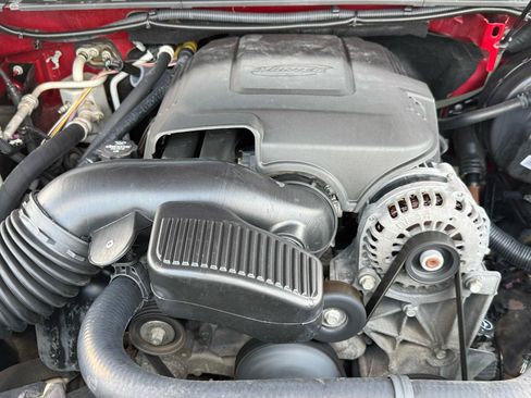 Used 2013 Chevrolet Suburban LTZ RWD image 23