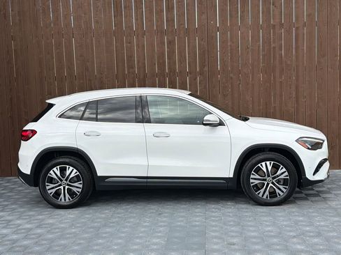 Used 2025 Mercedes-Benz GLA 250 4MATIC image 12