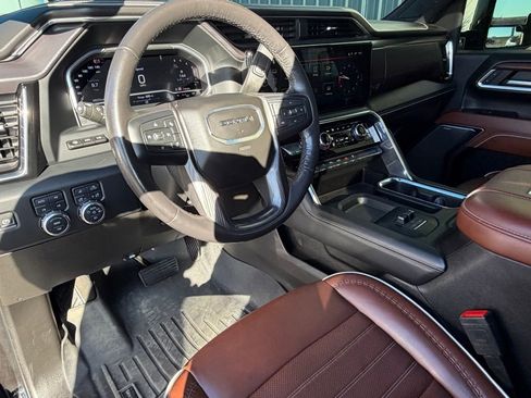 Used 2024 GMC Sierra 3500 Denali Ultimate image 12