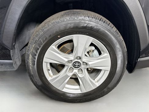 Used 2020 Toyota RAV4 LE image 31
