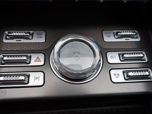 Used 2024 Lincoln Nautilus Premier image 25