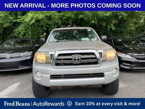 Used 2009 Toyota Tacoma 4x4 Access Cab V6 w/ TRD Off-Road Pkg image 2