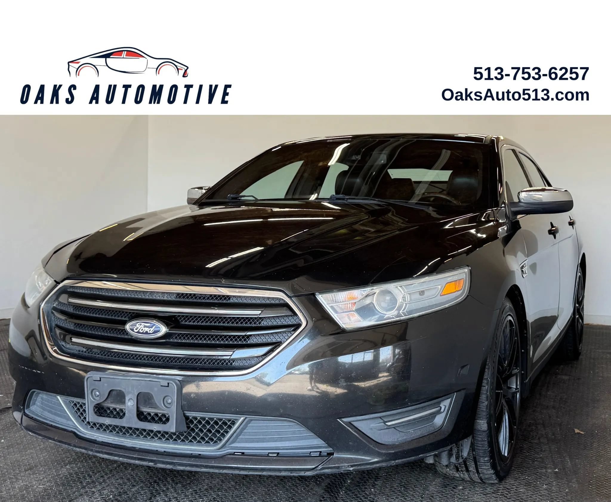 Used 2013 Ford Taurus Limited FWD image 1