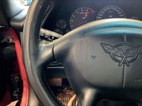 Used 1997 Chevrolet Corvette Coupe RWD image 17