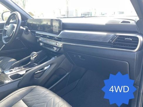 Used 2025 Kia Telluride AWD image 30
