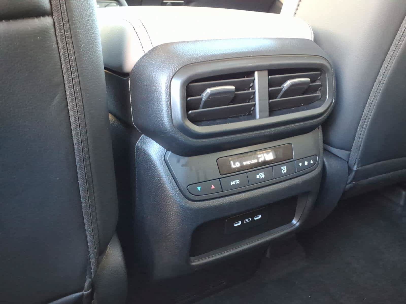 Used 2025 Honda Pilot EX-L image 12