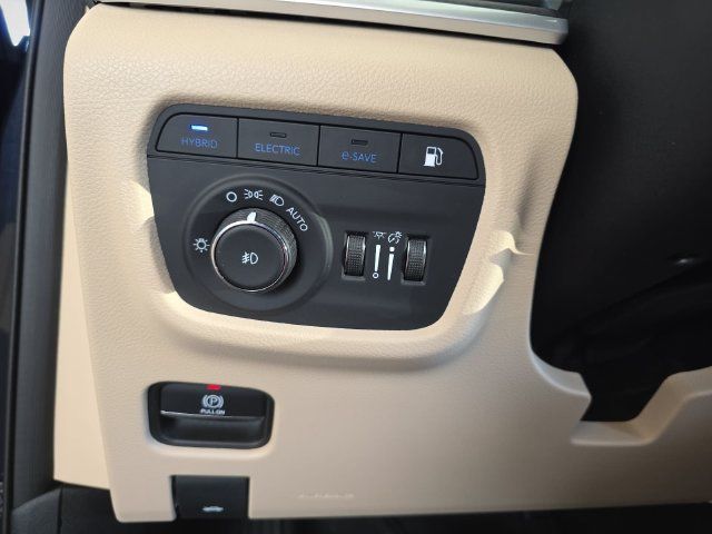 Used 2023 Jeep Grand Cherokee 4WD 4xe image 23