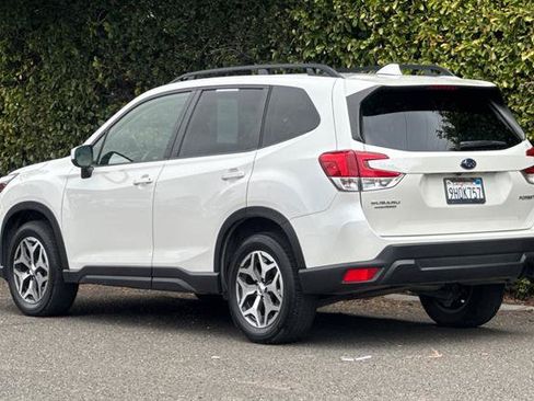 Used 2023 Subaru Forester Premium AWD/4WD image 5