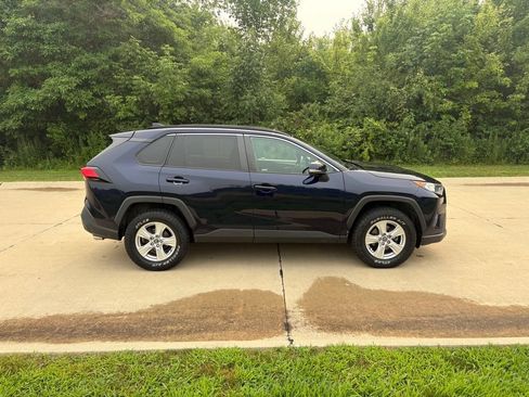 Used 2020 Toyota RAV4 XLE w/ Convenience Package AWD/4WD image 10