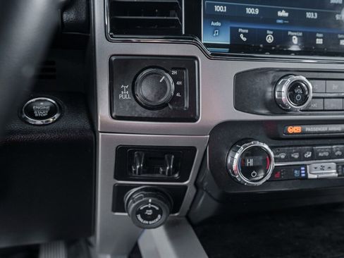 Used 2022 Ford F250 Lariat w/ Black Appearance Package image 34