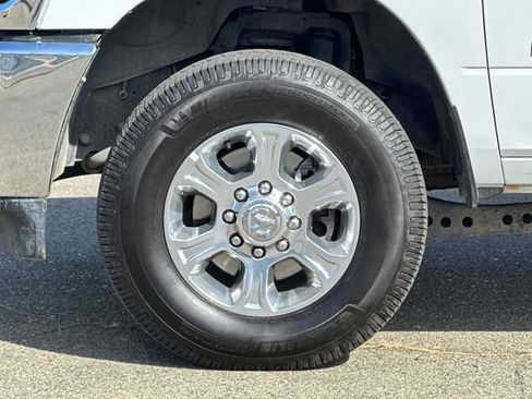 Used 2024 RAM 3500 Big Horn AWD/4WD image 35