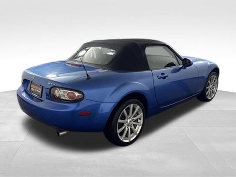 Used 2006 MAZDA MX-5 Miata Grand Touring w/ Premium Pkg RWD image 8