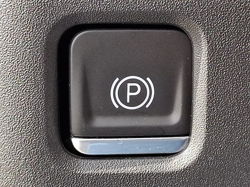 Used 2024 GMC Sierra 1500 SLT image 23