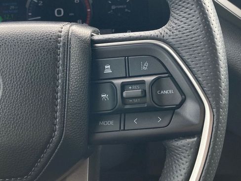 Used 2025 Toyota Tundra Limited w/ Power Package AWD/4WD image 19