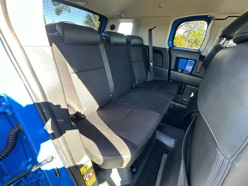 Used 2007 Toyota FJ Cruiser 4WD image 29