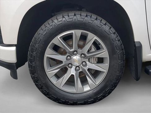 Used 2019 Chevrolet Silverado 1500 High Country image 29