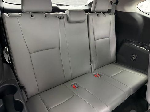 Used 2020 Toyota Highlander XLE AWD/4WD image 27