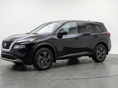 Used 2025 Nissan Rogue SV AWD/4WD image 3