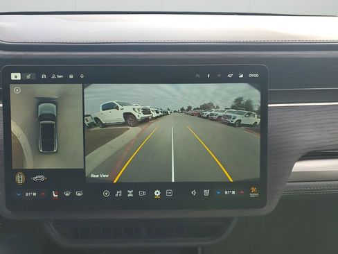 Used 2023 Rivian R1S Adventure image 41