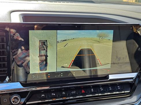 Used 2025 Chevrolet Silverado 1500 ZR2 w/ Technology Package image 28