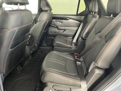 Used 2024 Honda Pilot TrailSport image 11