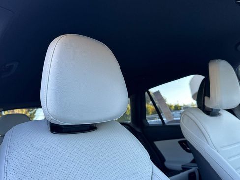 Used 2026 Mercedes-Benz GLC 350e 4MATIC image 16