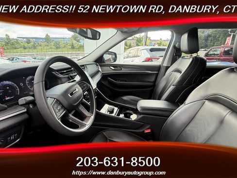 Used 2023 Jeep Grand Cherokee L Limited AWD/4WD image 13