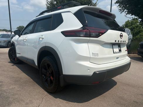 Certified 2026 Nissan Rogue SV AWD/4WD image 2